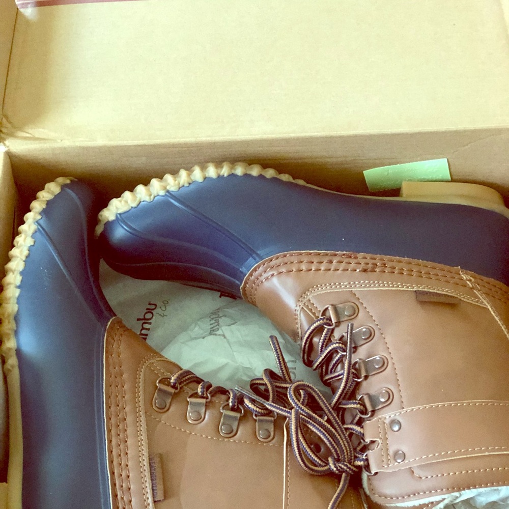 NWT Duck boots